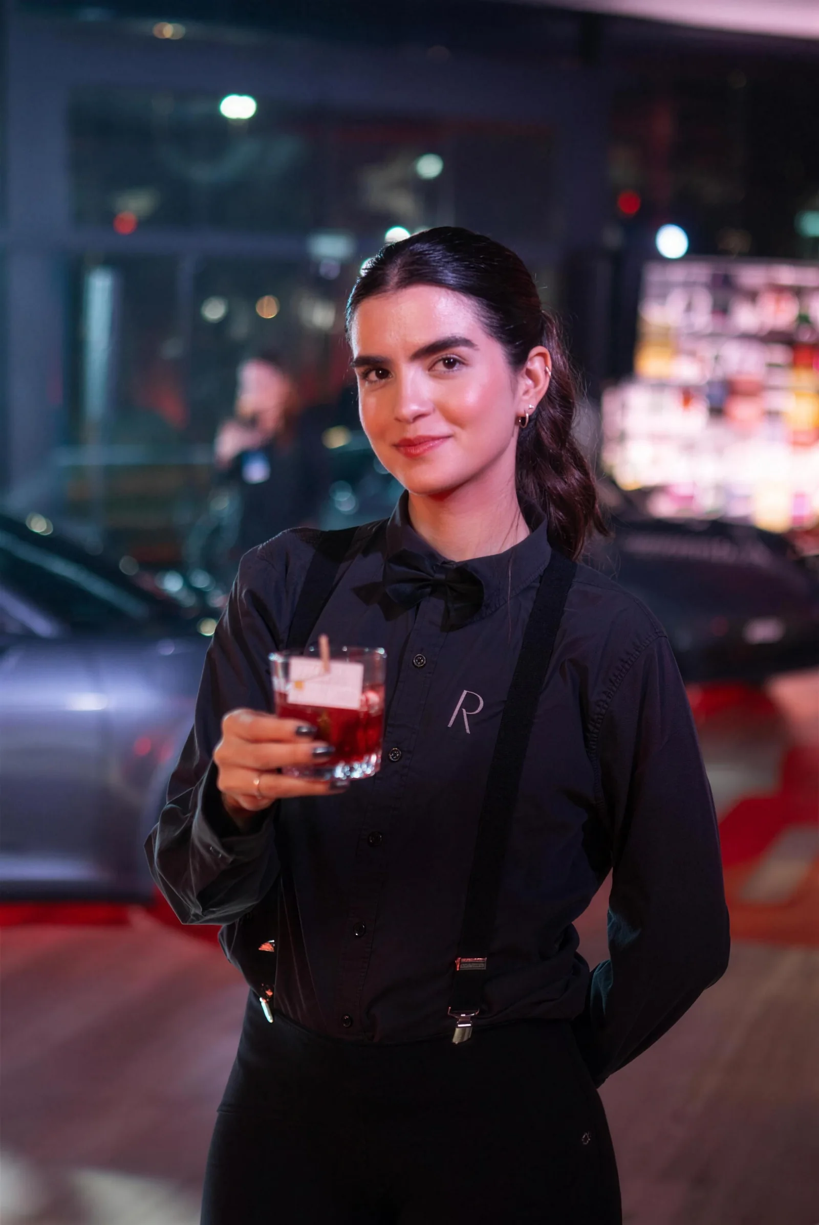 Bartender da Prime servindo coquetel em evento
